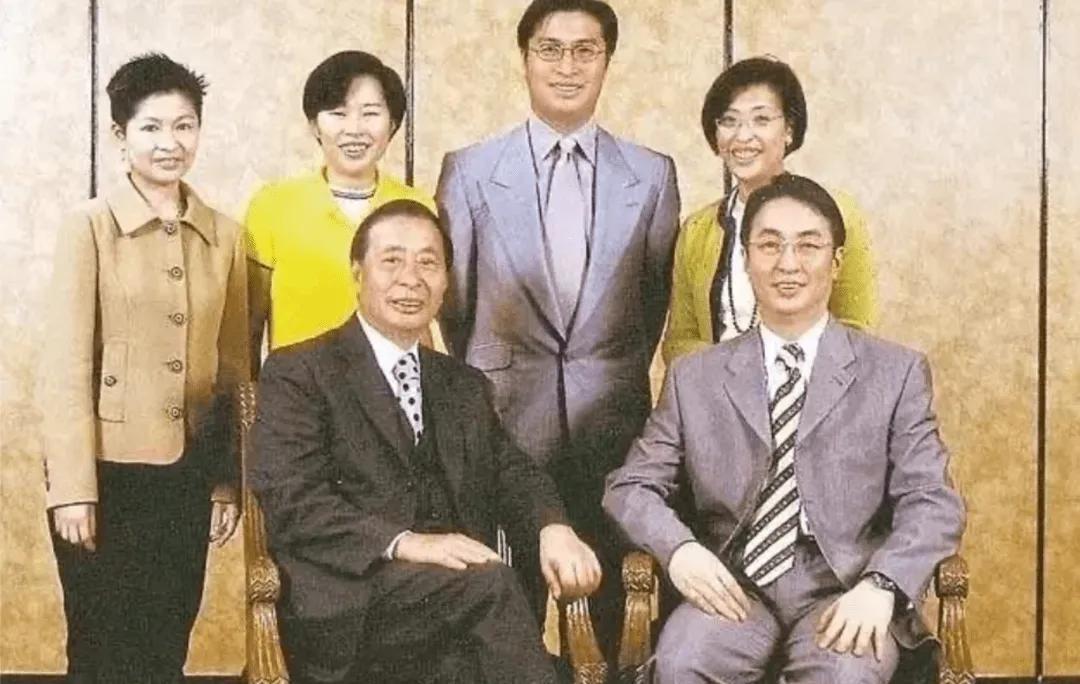 交错：冲突纠葛难解，谁将成功突围？的简单介绍